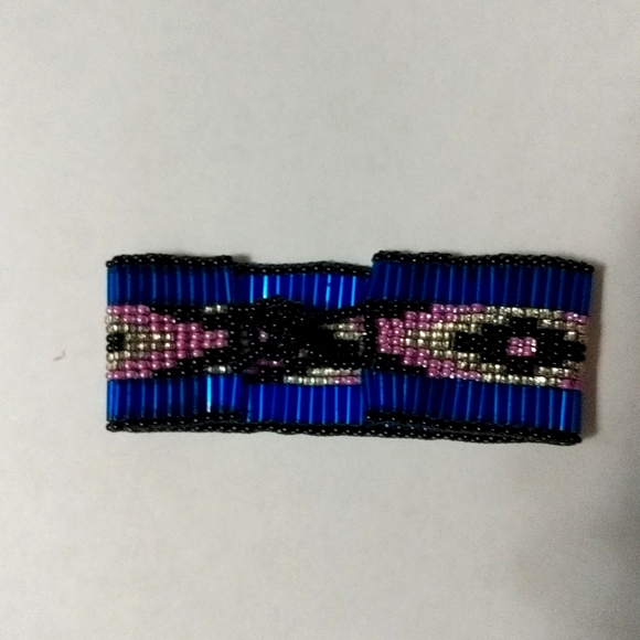 Gorgeous Metallic Blue Hand beaded bracelet . - Picture 4 of 4